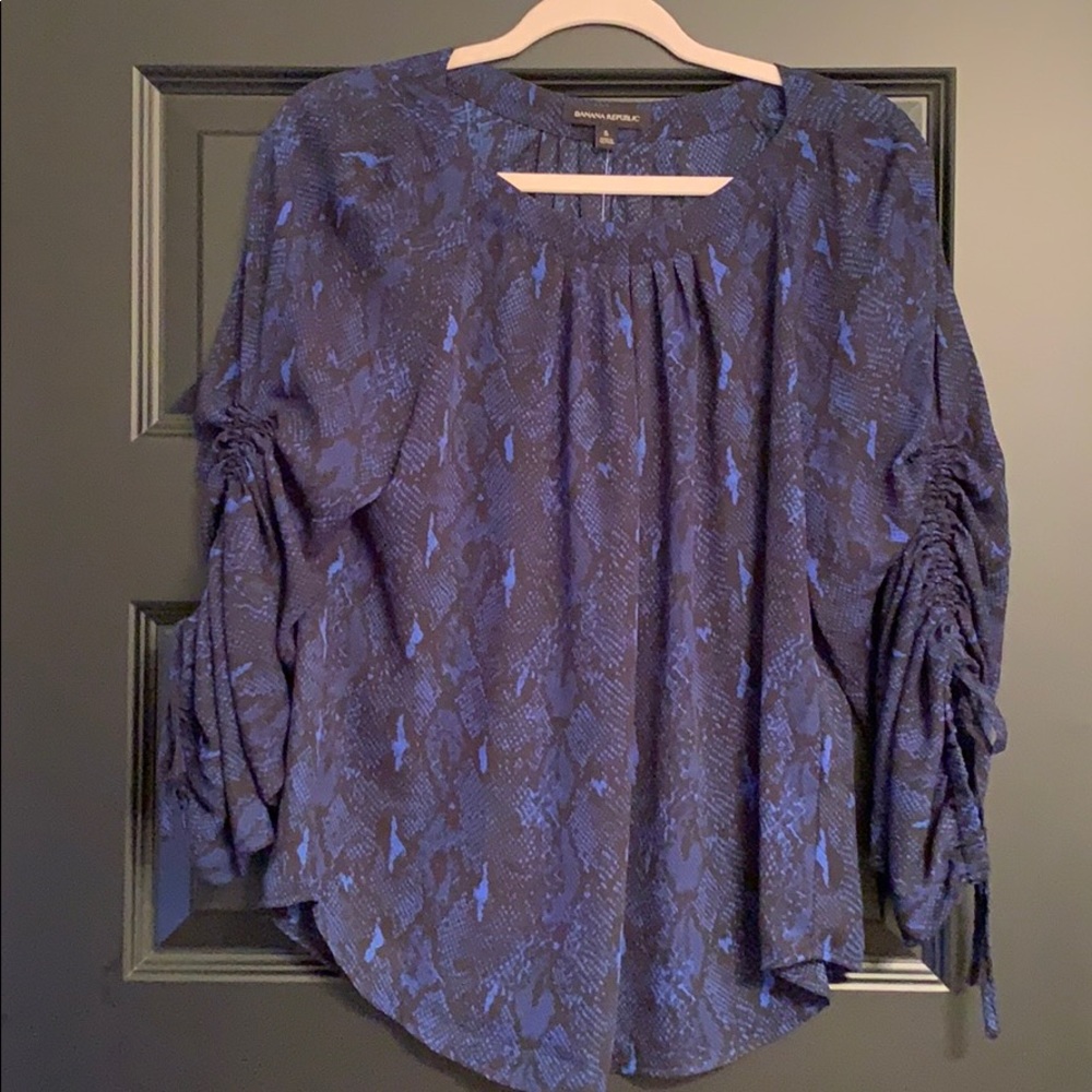 Banana‎ Republic blouse